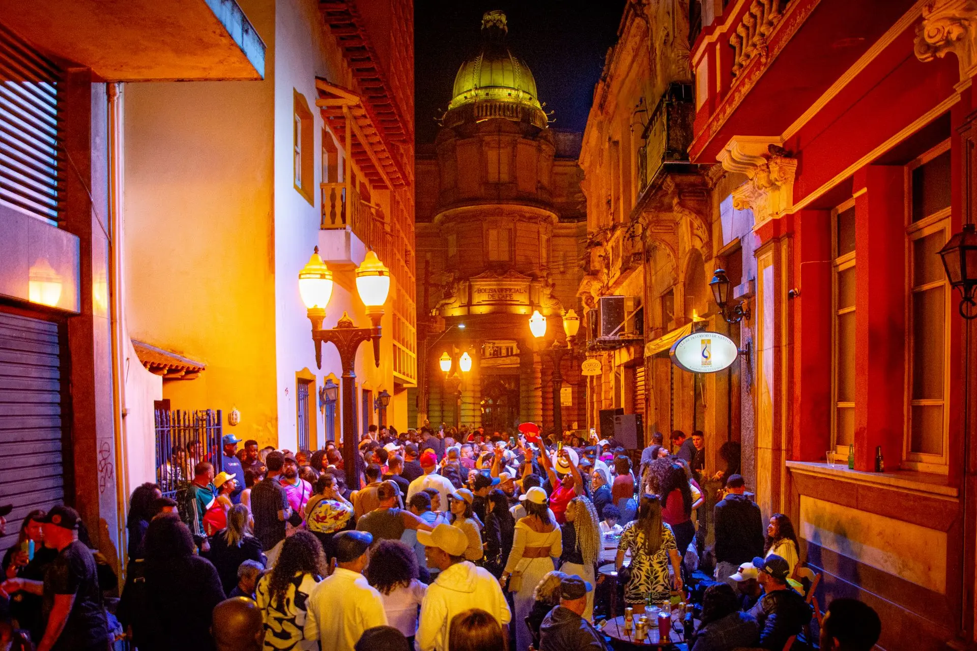 Macaco Velho 17 Anos - Foto 03